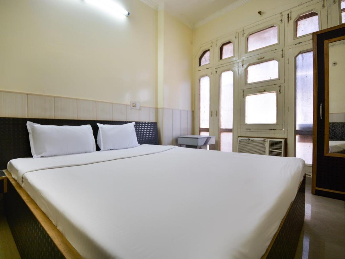 פורוליה Spot On 42091 Hotel Sankat Mochan מראה חיצוני תמונה