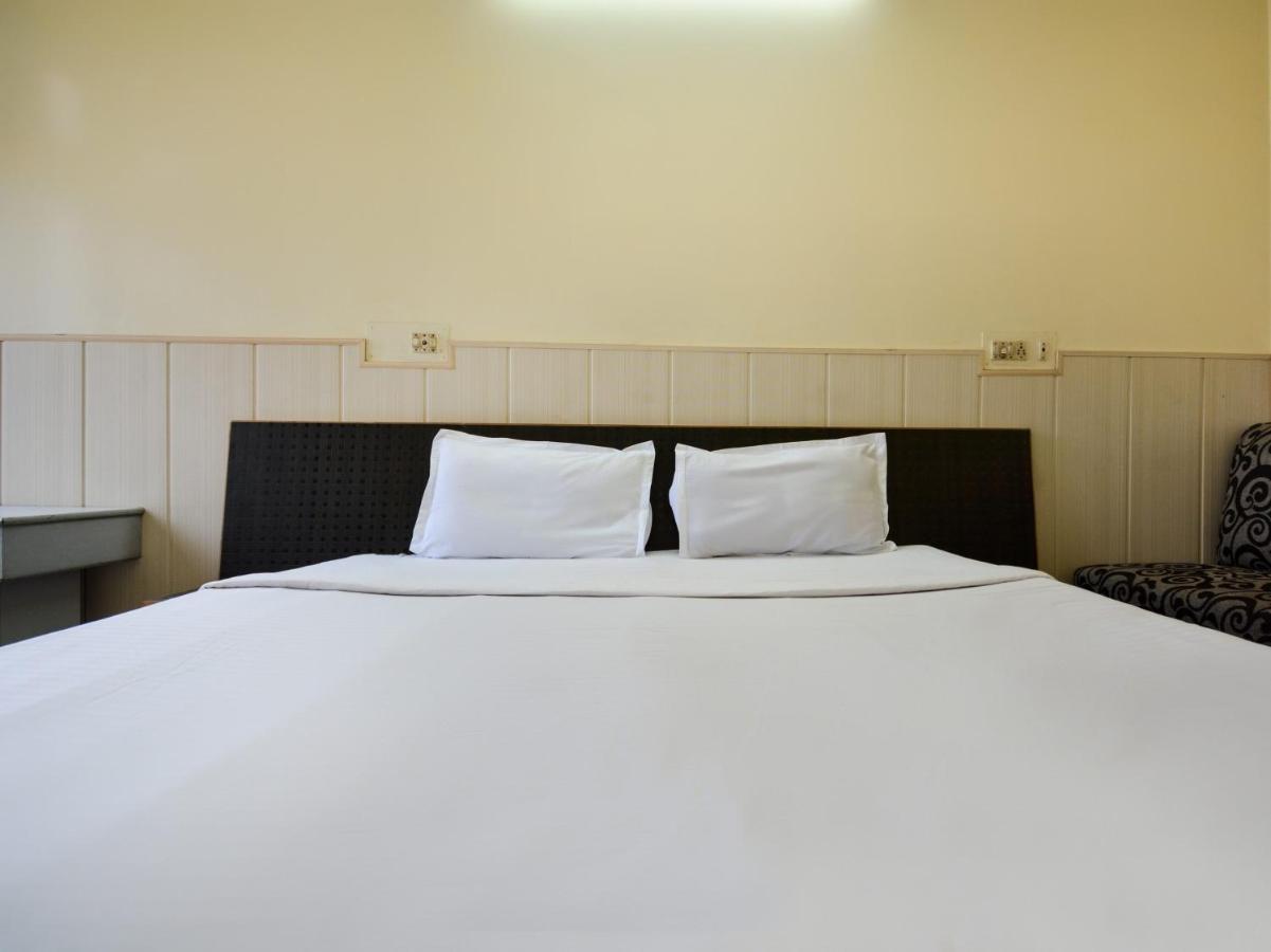 פורוליה Spot On 42091 Hotel Sankat Mochan מראה חיצוני תמונה